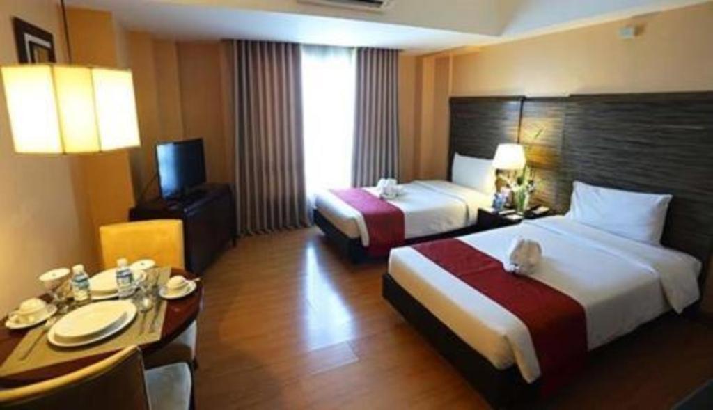 โรงแรมแลนคาสเตอร์ มะนิลา Mandaluyong ภายนอก รูปภาพ