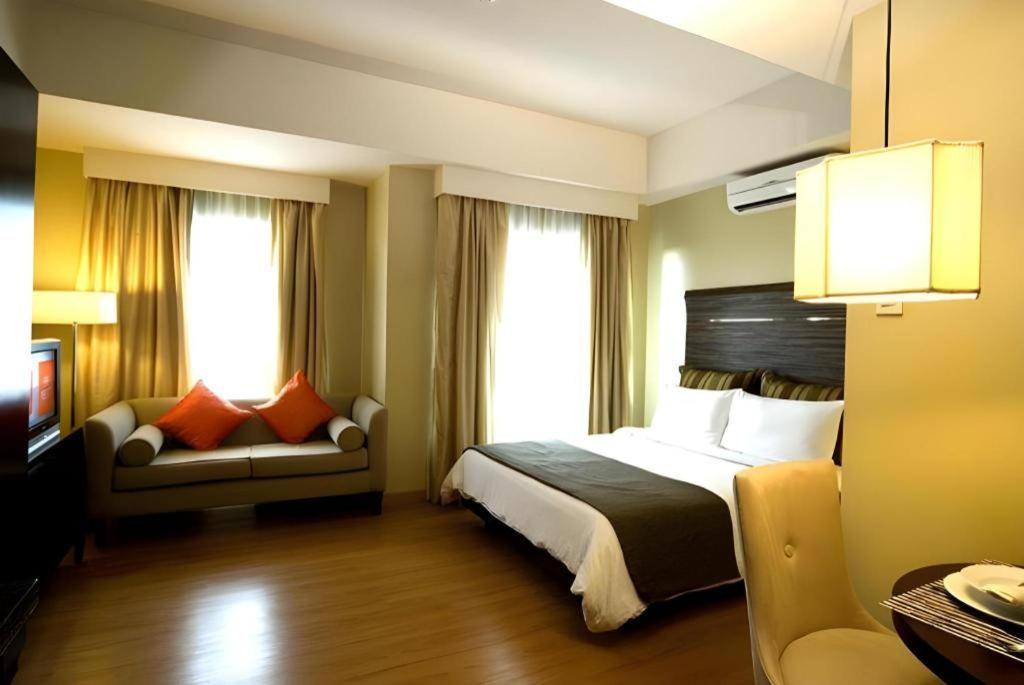 โรงแรมแลนคาสเตอร์ มะนิลา Mandaluyong ภายนอก รูปภาพ